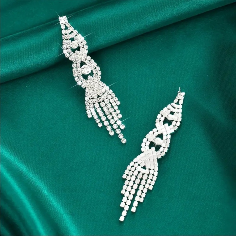 Chandelier clear crystal rhinestone silver earrings wedding bridal New - Picture 5 of 7